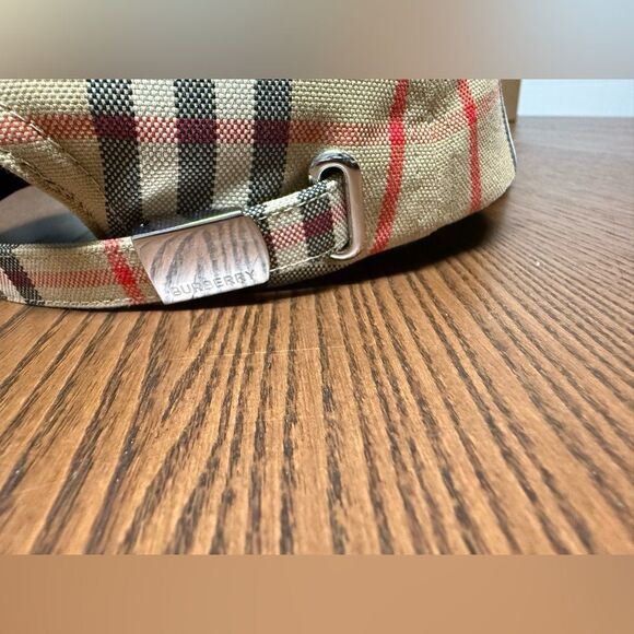 BURBERRY LIKE NEW CANVAS HAT - Picture 4 of 7